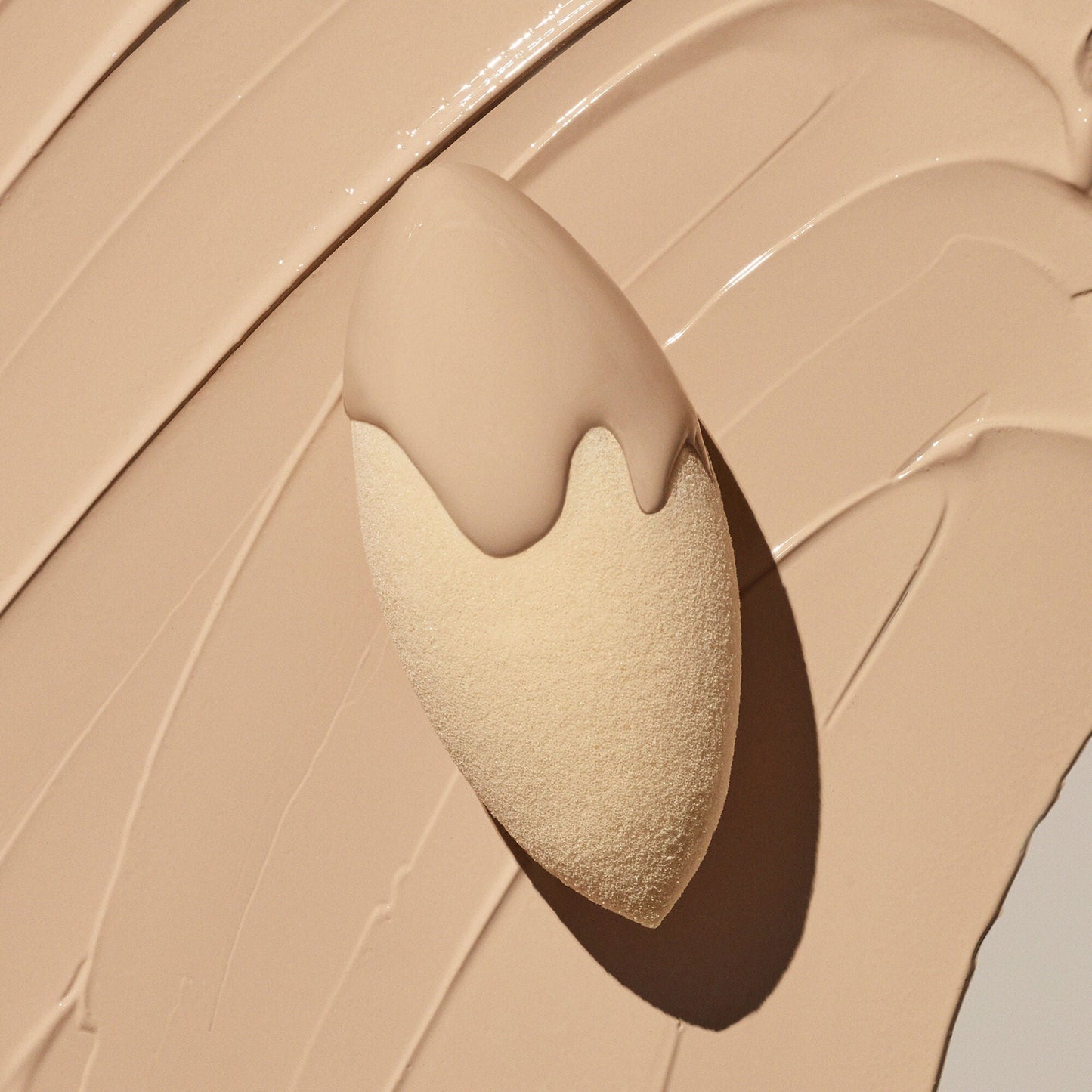 camo-concealer-sponge-t9 07312020_CamoSponge_009_IGF.jpg