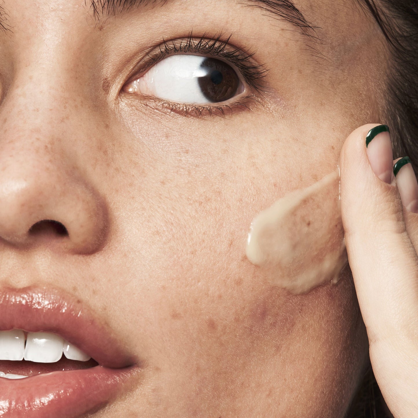 blemish-breakthrough-acne-calming-water-cream-e5 021522_Isabella_Acne_After_0462_FINAL_IGF_9e5f70b6-f47c-4bf3-9a7f-a9f223867f61.jpg