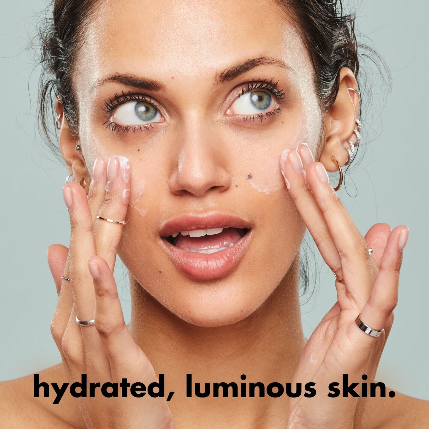 holy-hydration-face-cream-fragrance-free-u1 0226_EDU_HHFaceCreamFragranceFree_Benefit.jpg