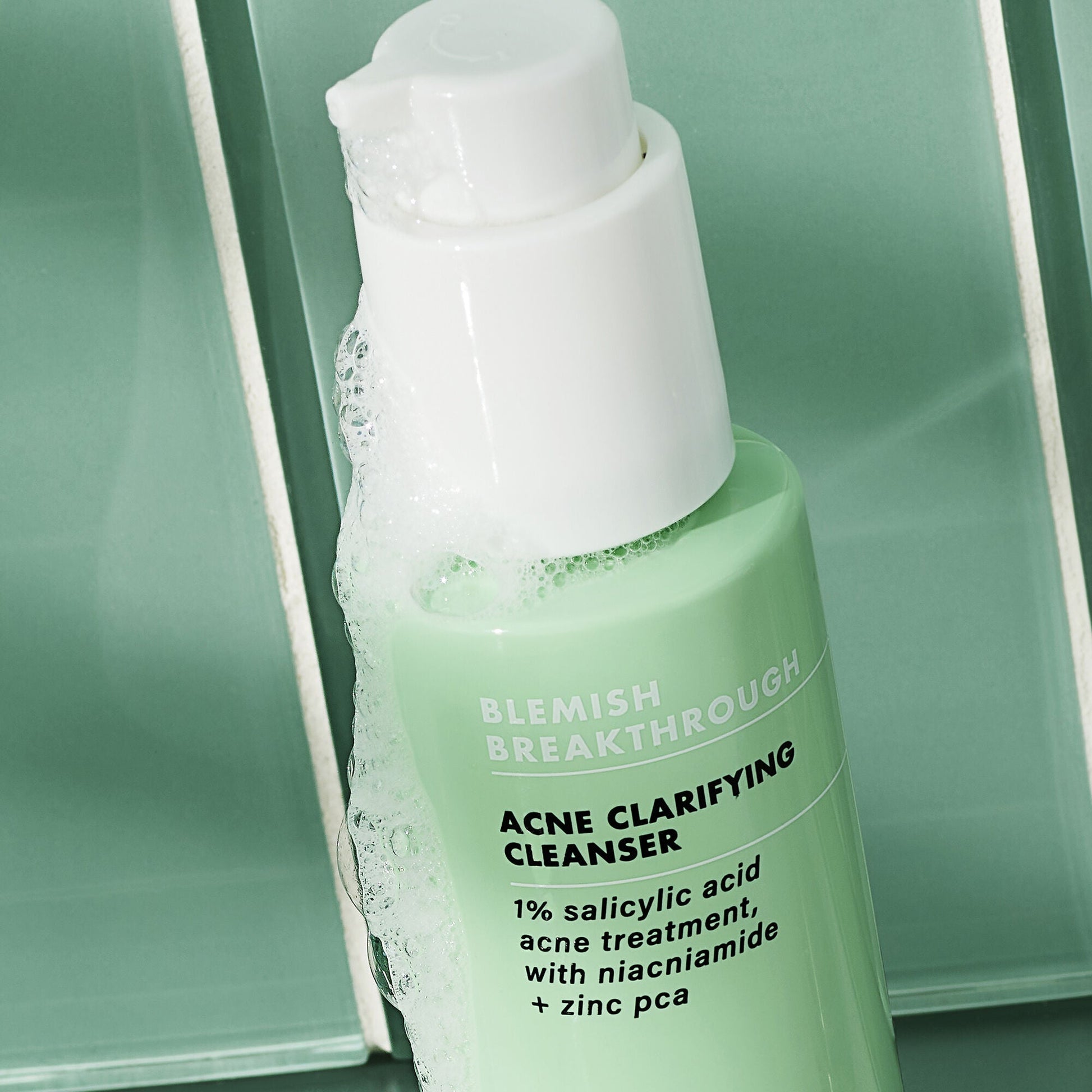 blemish-breakthrough-acne-calming-water-cream-mini-w6 02_021622_SL_BT_Cleanser_Back_Lighter_0129_FStack_FINAL_IGF_V2.jpg