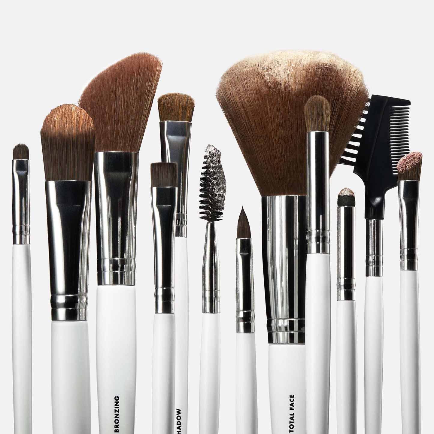 professional-set-of-12-makeup-brushes-x0 040523_SL_12PieceBrushKit_0001_FocusStack01_FINAL_RGB_IGF.jpg