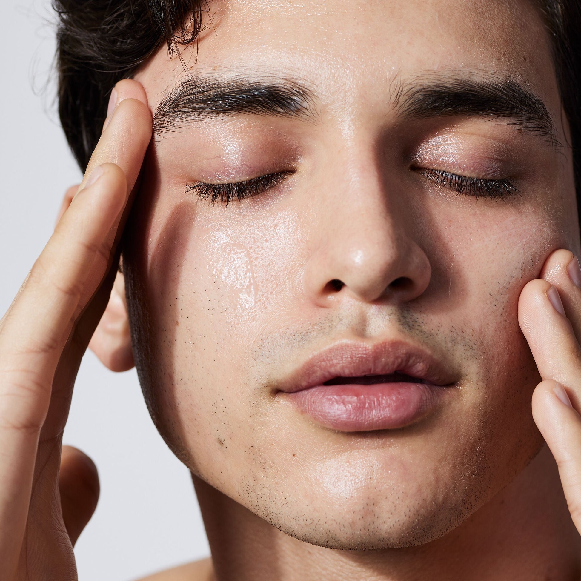 pure-skin-cleanser-h1 040822_Model_Pure-Cleanser_017_RT1-V1_V1_IGF.jpg