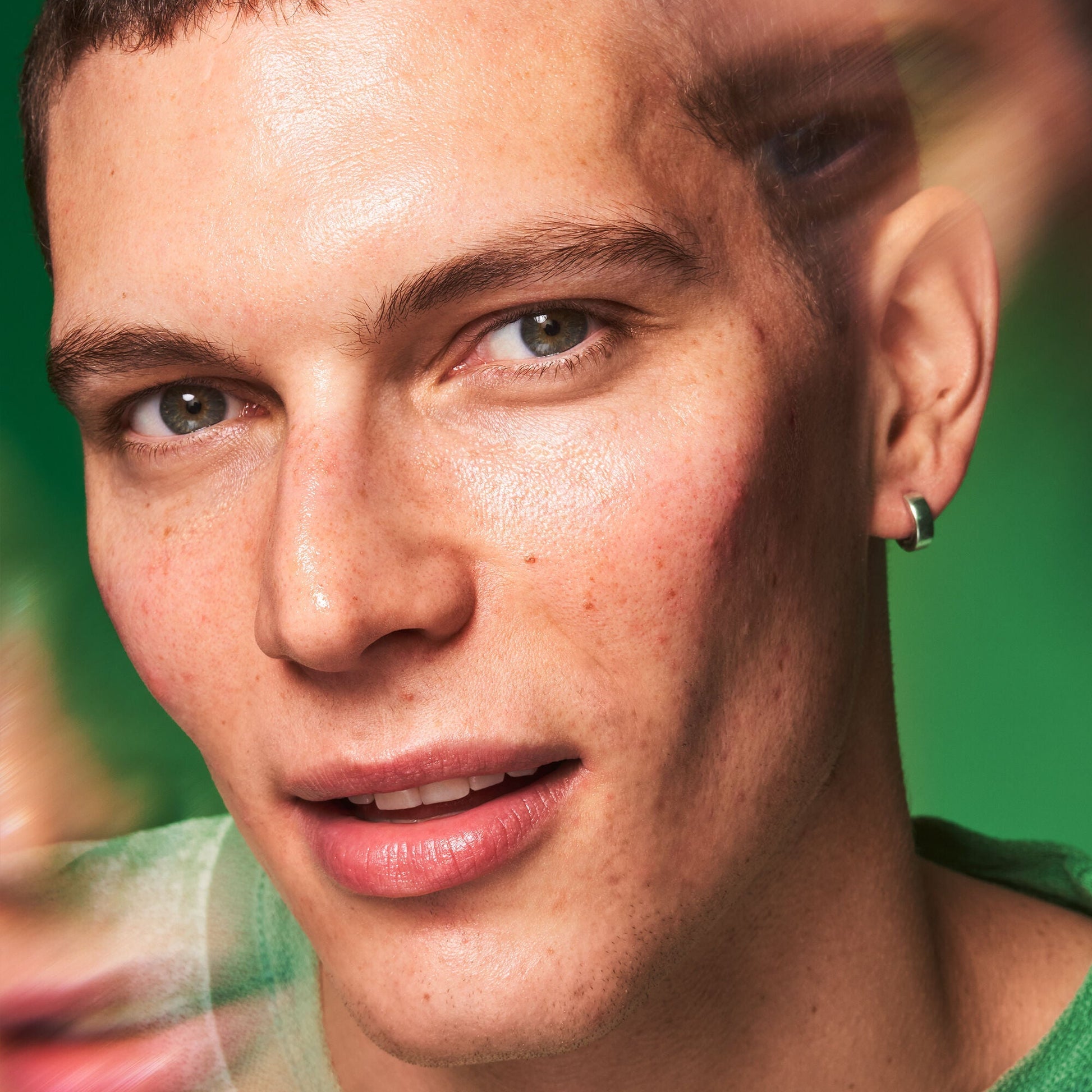 plz-clarify-facial-oil-e7 100924_SKIN_Jean_PlzC_EndLook_0036_v1_RGB_IGF.jpg