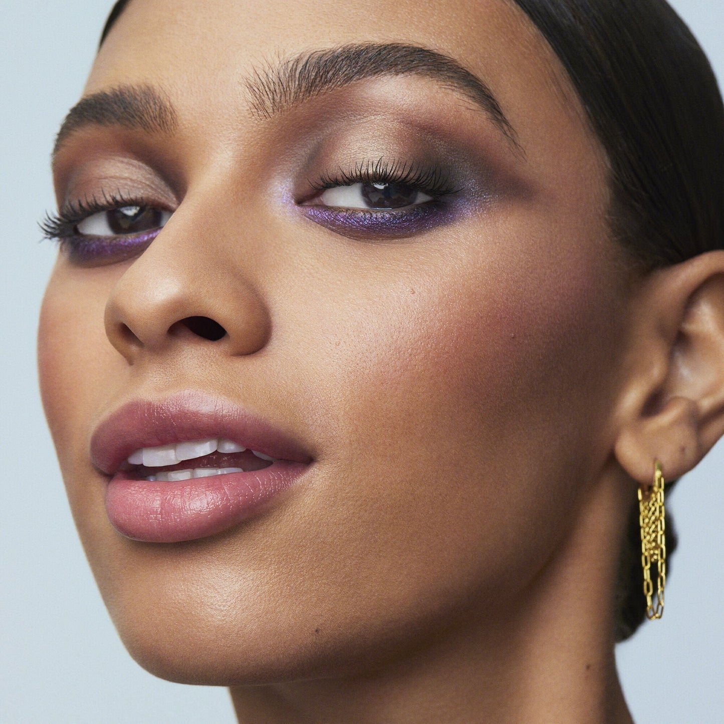 perfect-10-eyeshadow-palette-l0 110722_Adriana_10pcEyeshadow_2060_IGF.jpg