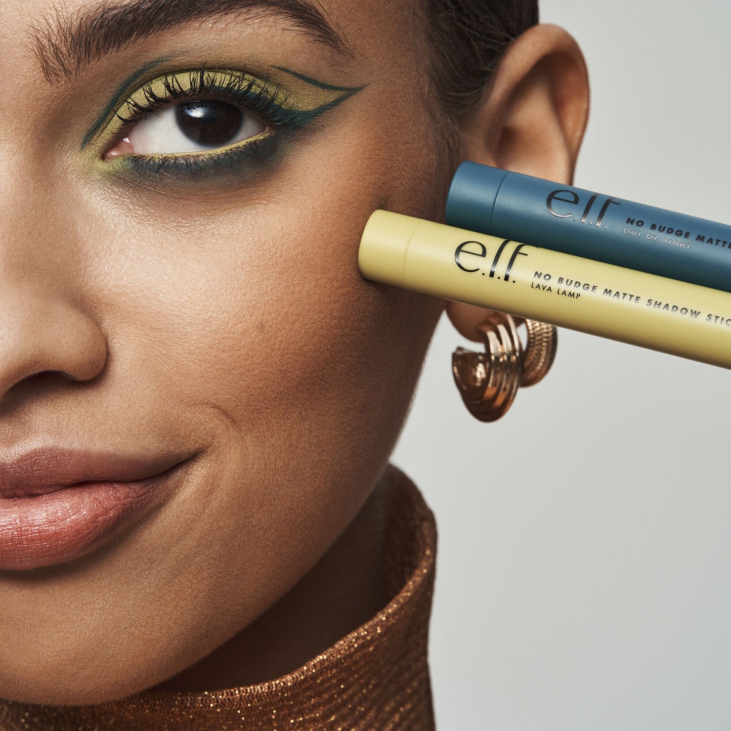 no-budge-matte-shadow-stick-e4 121321_Adriana_NoBudge-Sticks_0152_IGF_170a105b-3bad-446c-abc7-8c689612033b.jpg