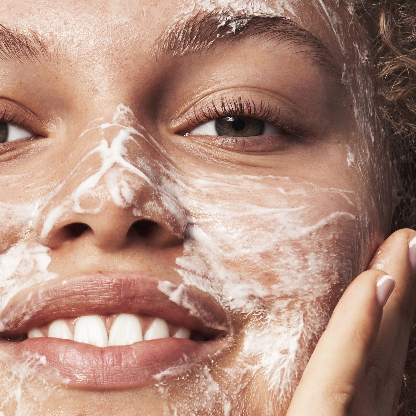 blemish-breakthrough-acne-calming-water-cream-mini-w6 121321_Marley-Acne-Regimen_0117_FINAL_IGF_7be73b38-8681-4e47-be60-37d940df0d6e.jpg