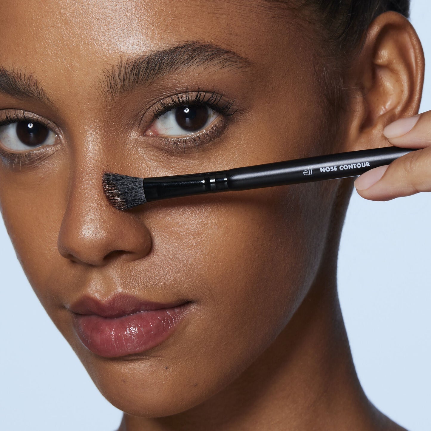 dual-ended-nose-contour-brush-p2 81283_Nose_Contour_Brush.jpg