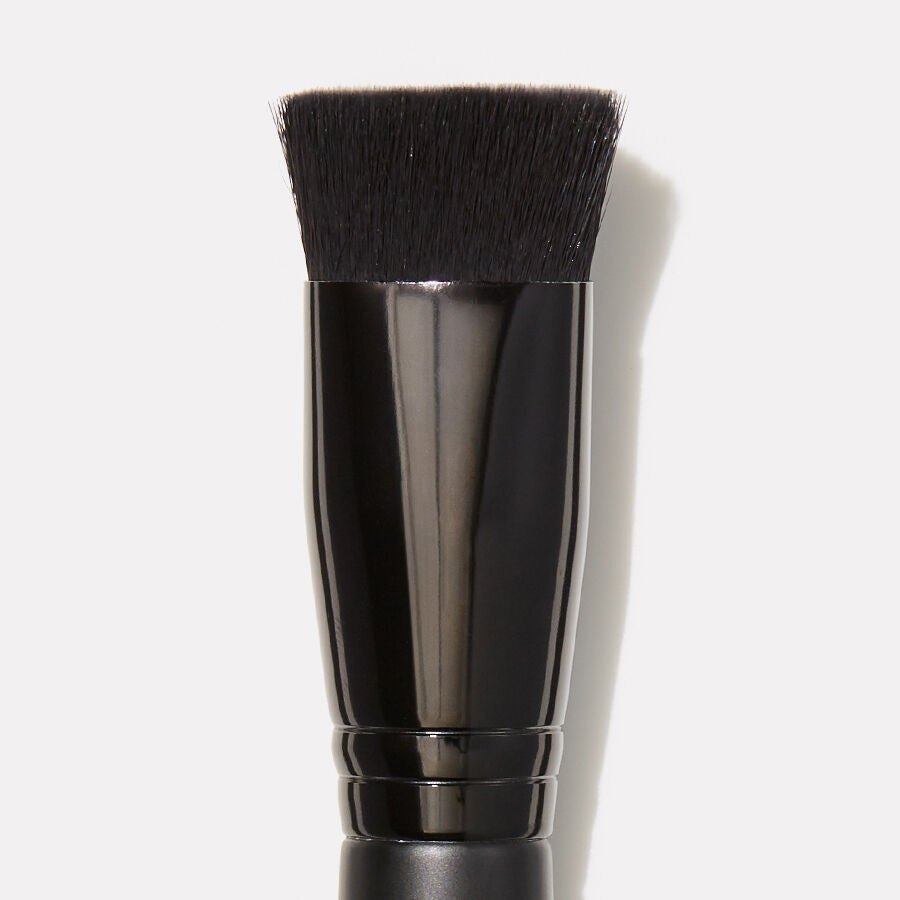 triangular-buffing-foundation-brush-p4 85106_b_TriangularBuffingFoundationBrushwebA.jpg
