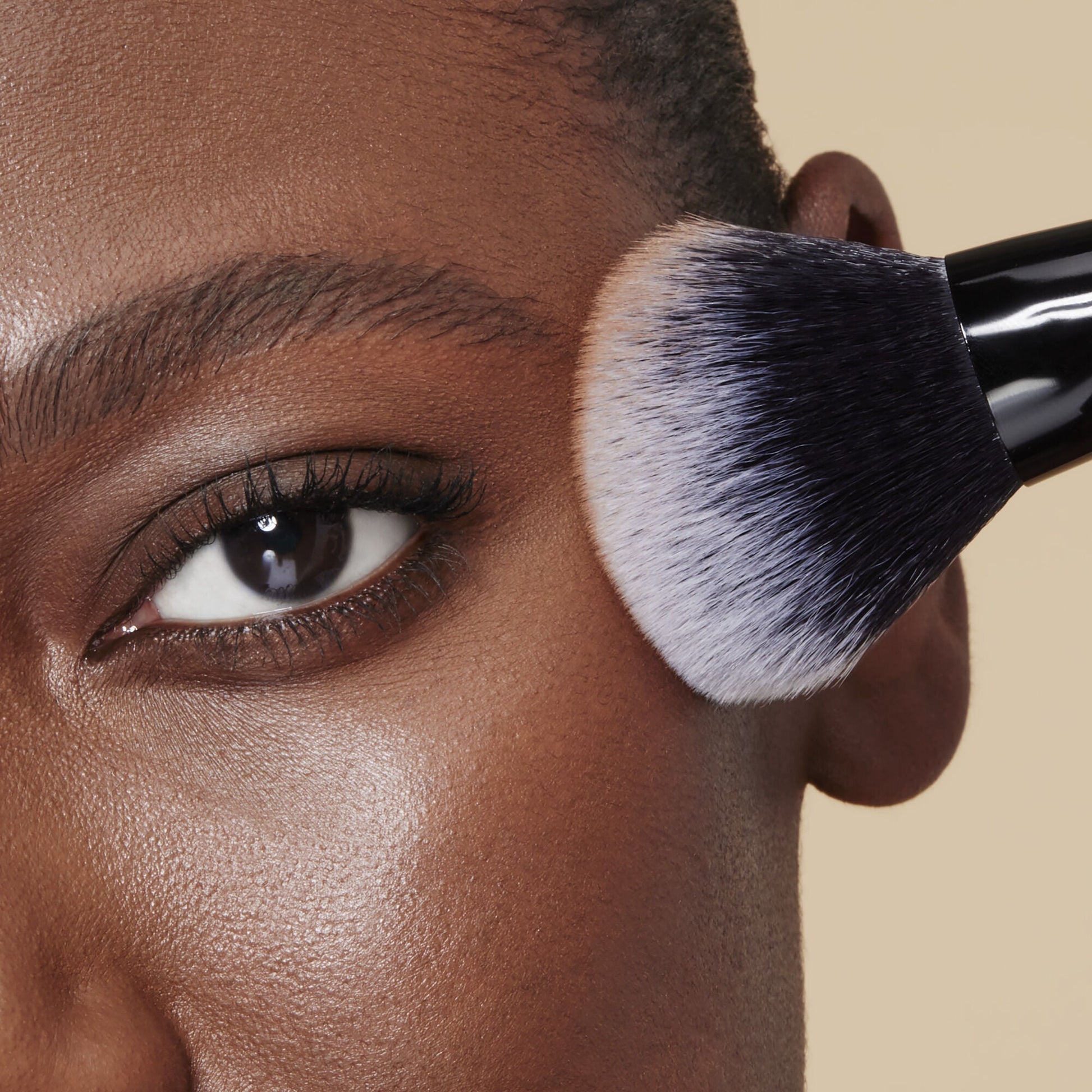 cream-and-powder-face-brush-l1 85352_CREAM_POWDER_FACE_BRUSH_DJ_0197.jpg